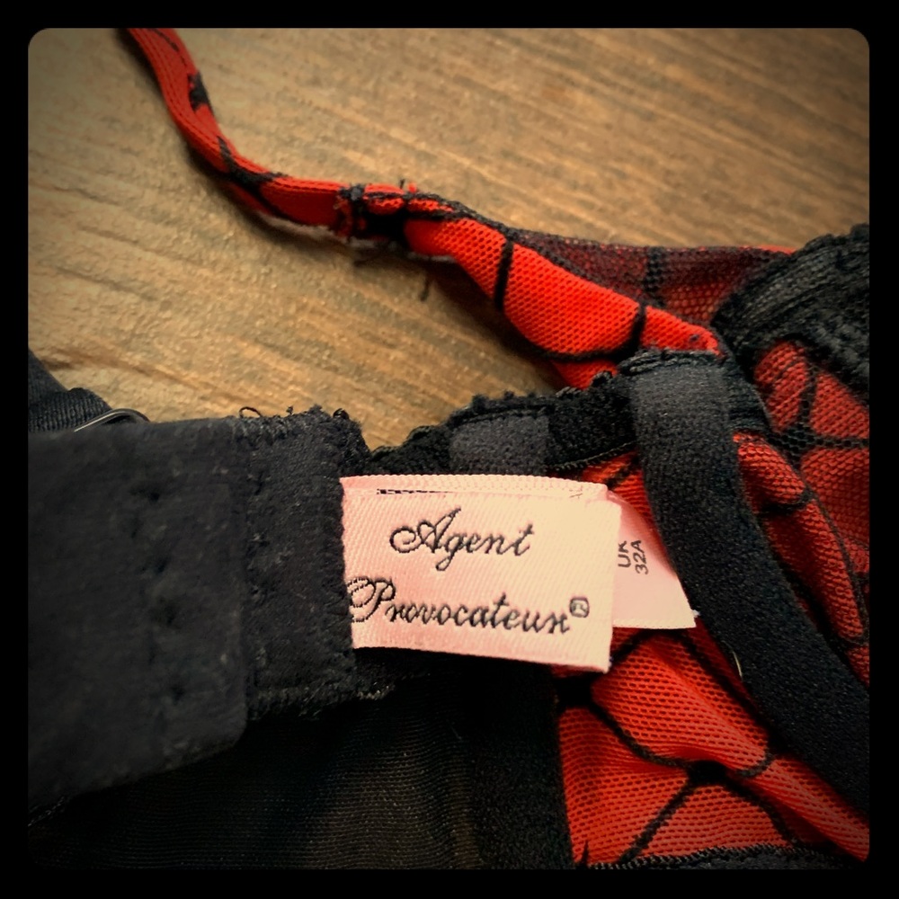 Agent Provacateur bra - Size 32a - black/red